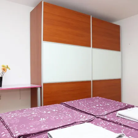 Demei Apartment *
